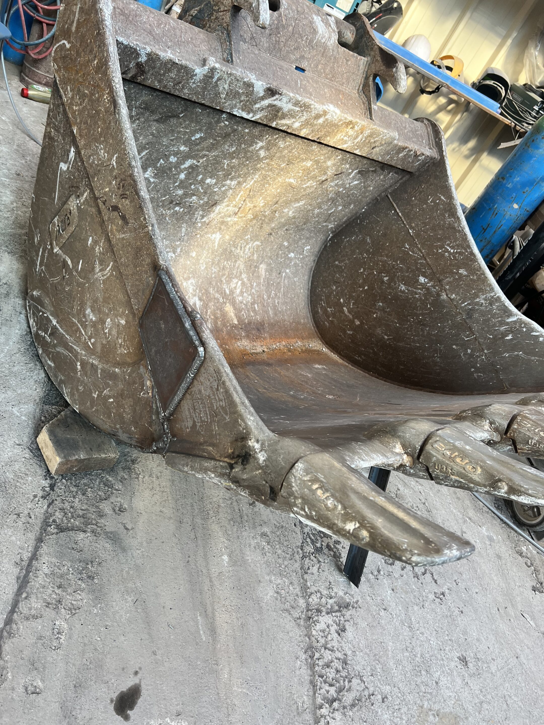 soudure-83-godet-grue-soudeur-pas-cher-83-metalprosoudure5 as-metallurgie